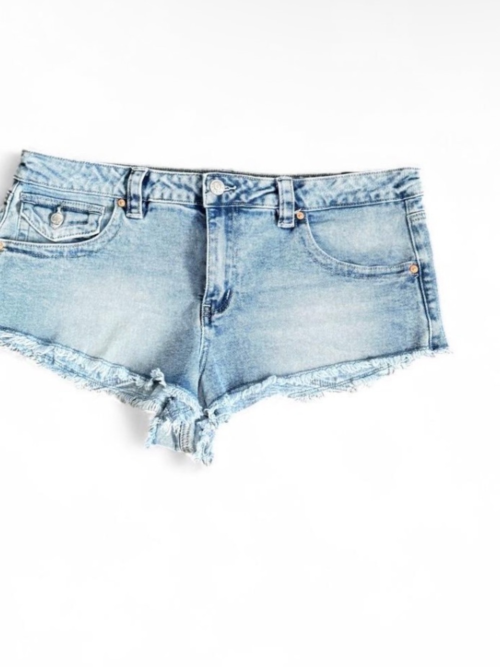 Madden NYC Light Wash Distressed Denim Shorts Size 14 NWT - Picture 2 of 5